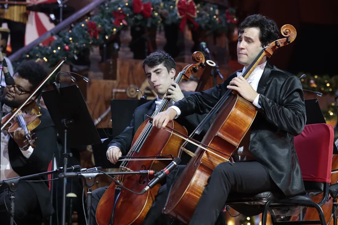 Natal Luz In Concert — naipe de cordas